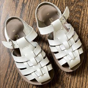 Salt water sandals 9 toddler girl white LIKE NEW